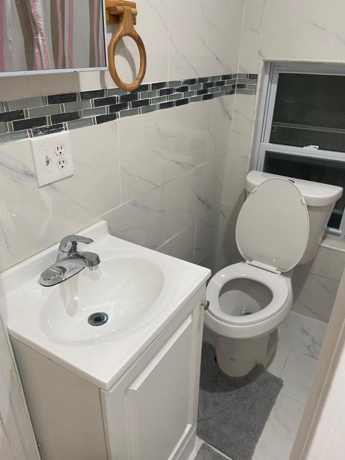A Comfortable Room New York Exterior foto
