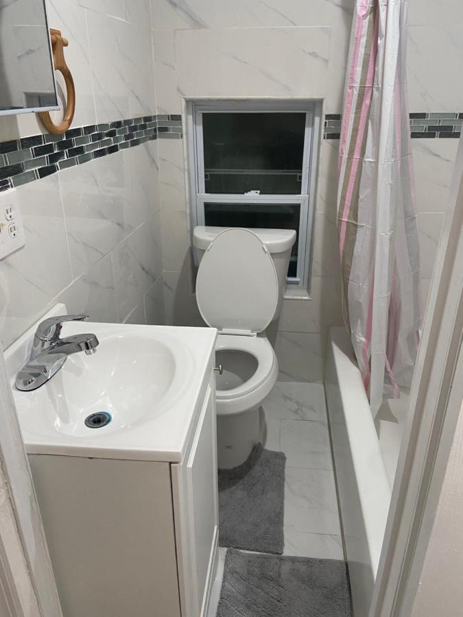 A Comfortable Room New York Exterior foto
